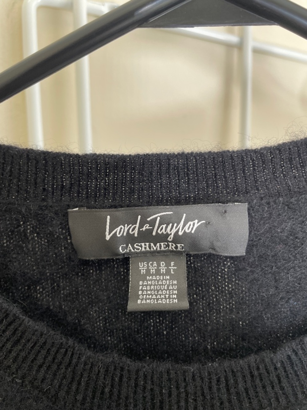 Lord & Taylor - Cashmere Crew Neck Sweater - Black - M - Picture 3 of 8